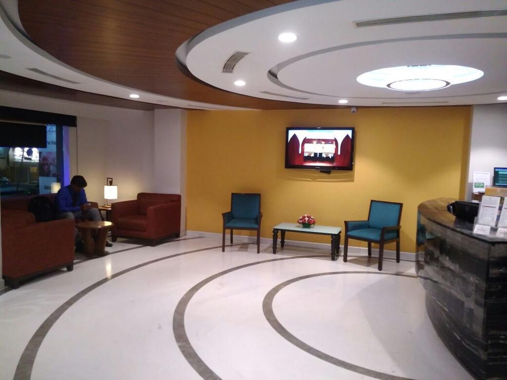 The Royal Comfort Bangalore Exterior foto